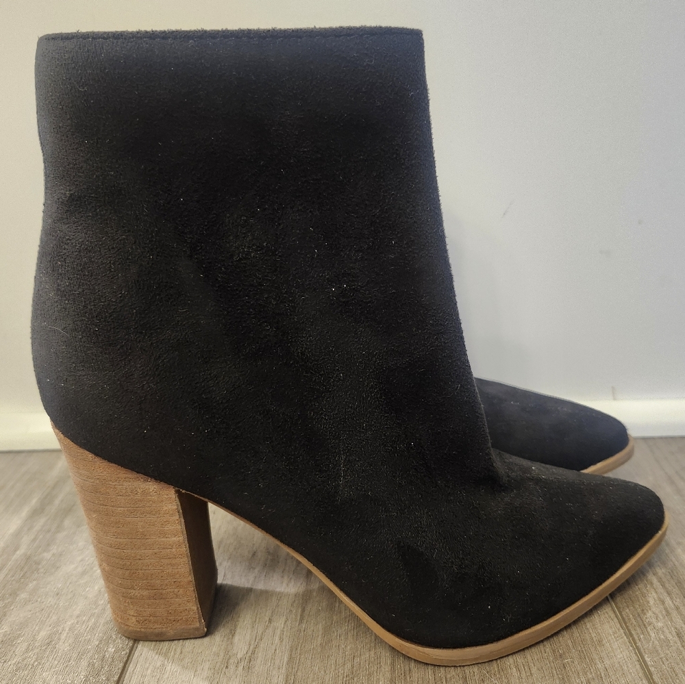 Carlos by Carlos Santana black side zip black ankle boots size 7